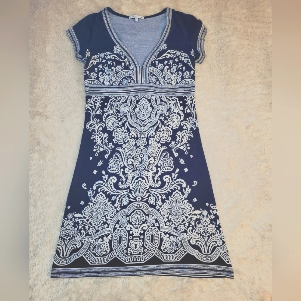 Mendocino V Neck Dress; Size M